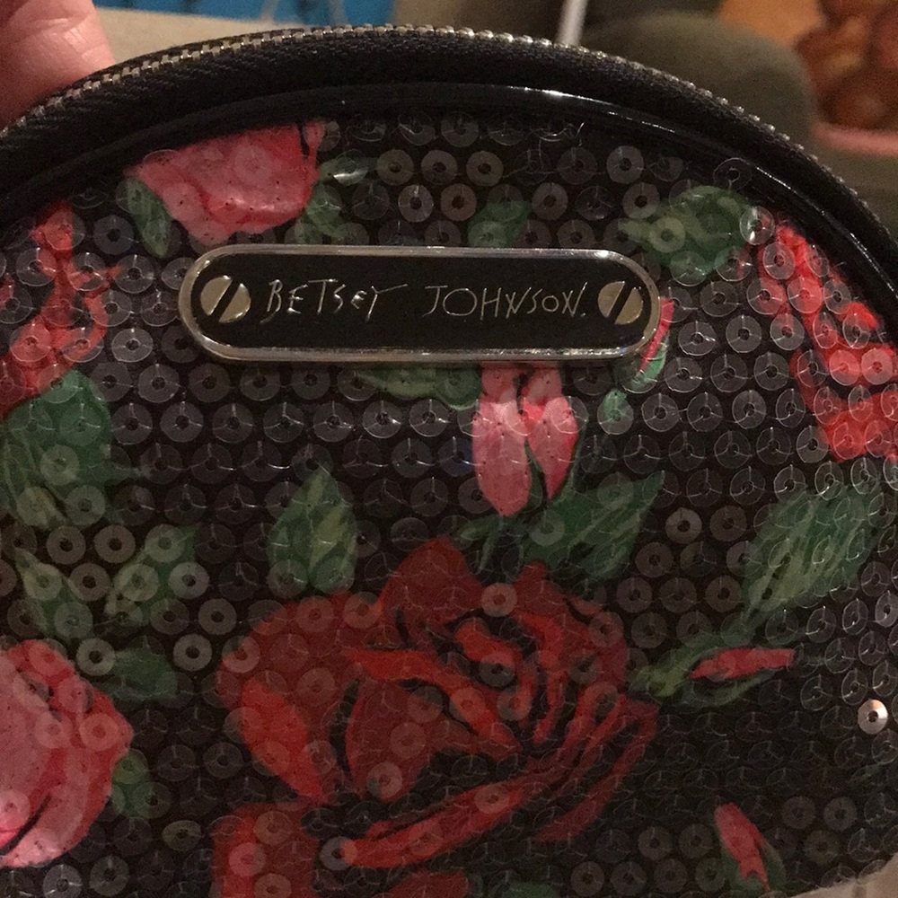 Betsey Johnson makeup bag - Picture 3 of 7